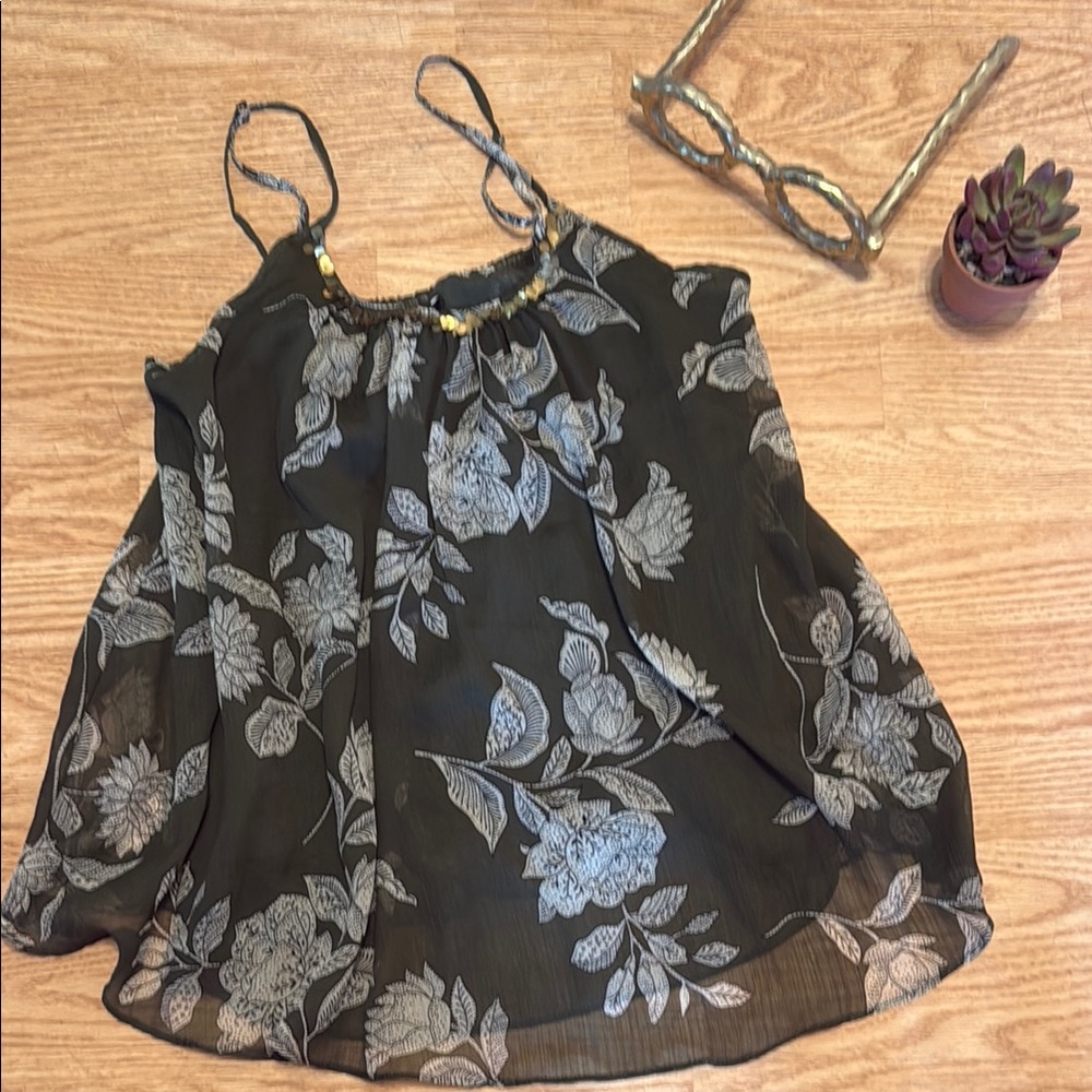 a.n.a Flowy Floral Camisole in Sage Green & White